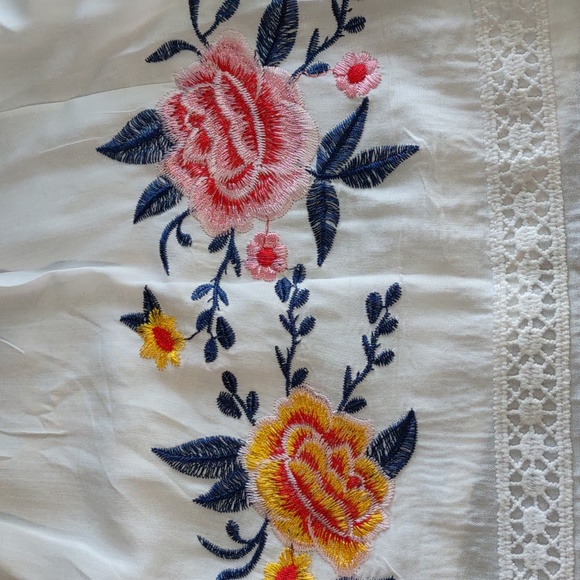 Forgotten Grace Embroidered Top - Picture 5 of 7